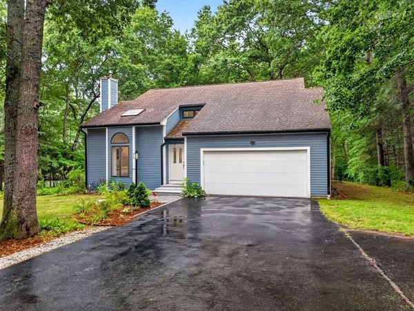 27 Walden Dr, Easton, MA 02334