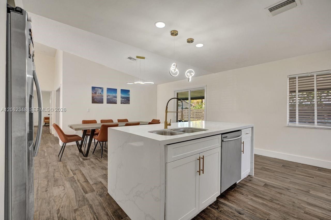 581 SW 169th Way, Weston, FL 33326 Photo