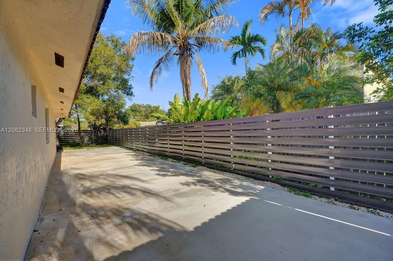 581 SW 169th Way, Weston, FL 33326 Photo