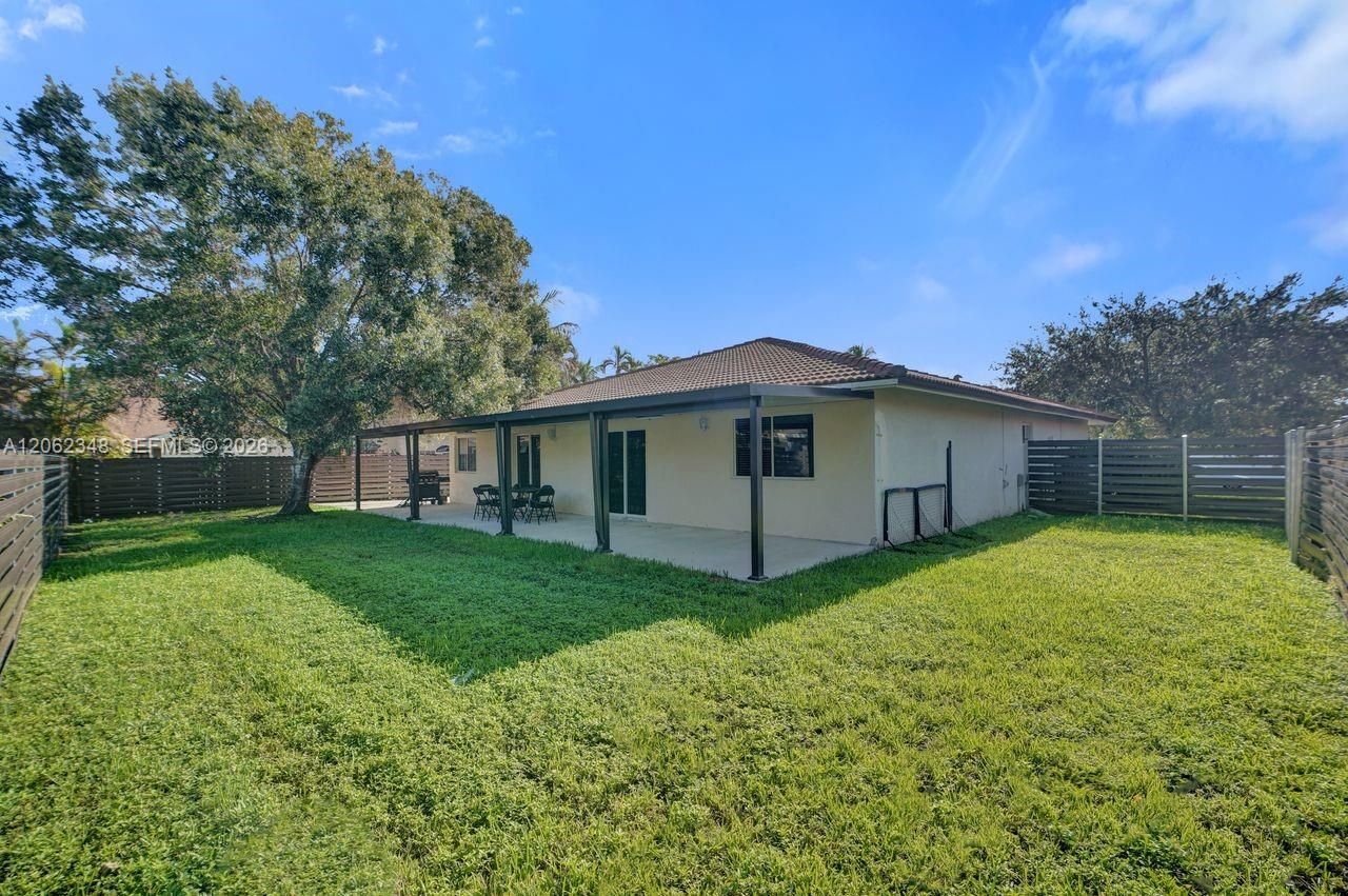 581 SW 169th Way, Weston, FL 33326 Photo