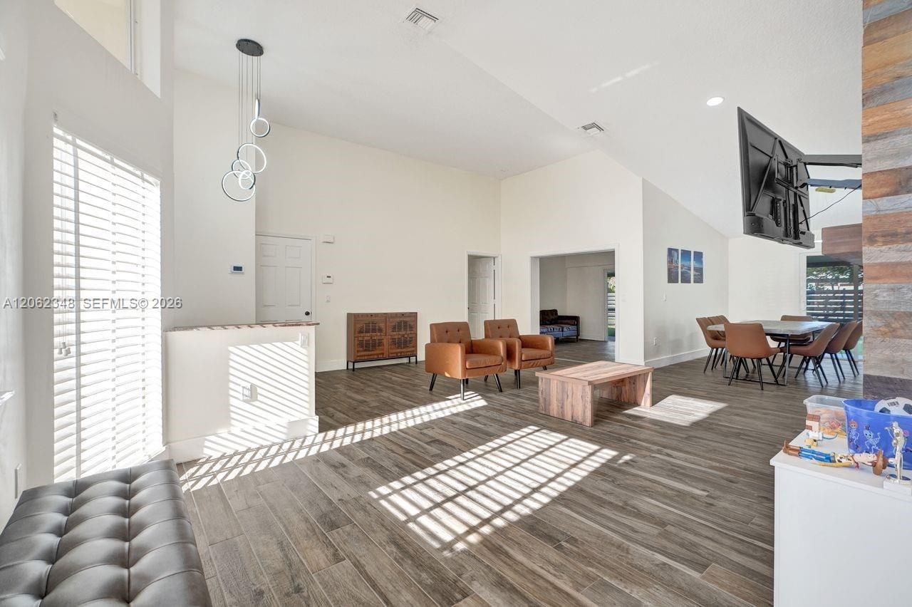 581 SW 169th Way, Weston, FL 33326 Photo