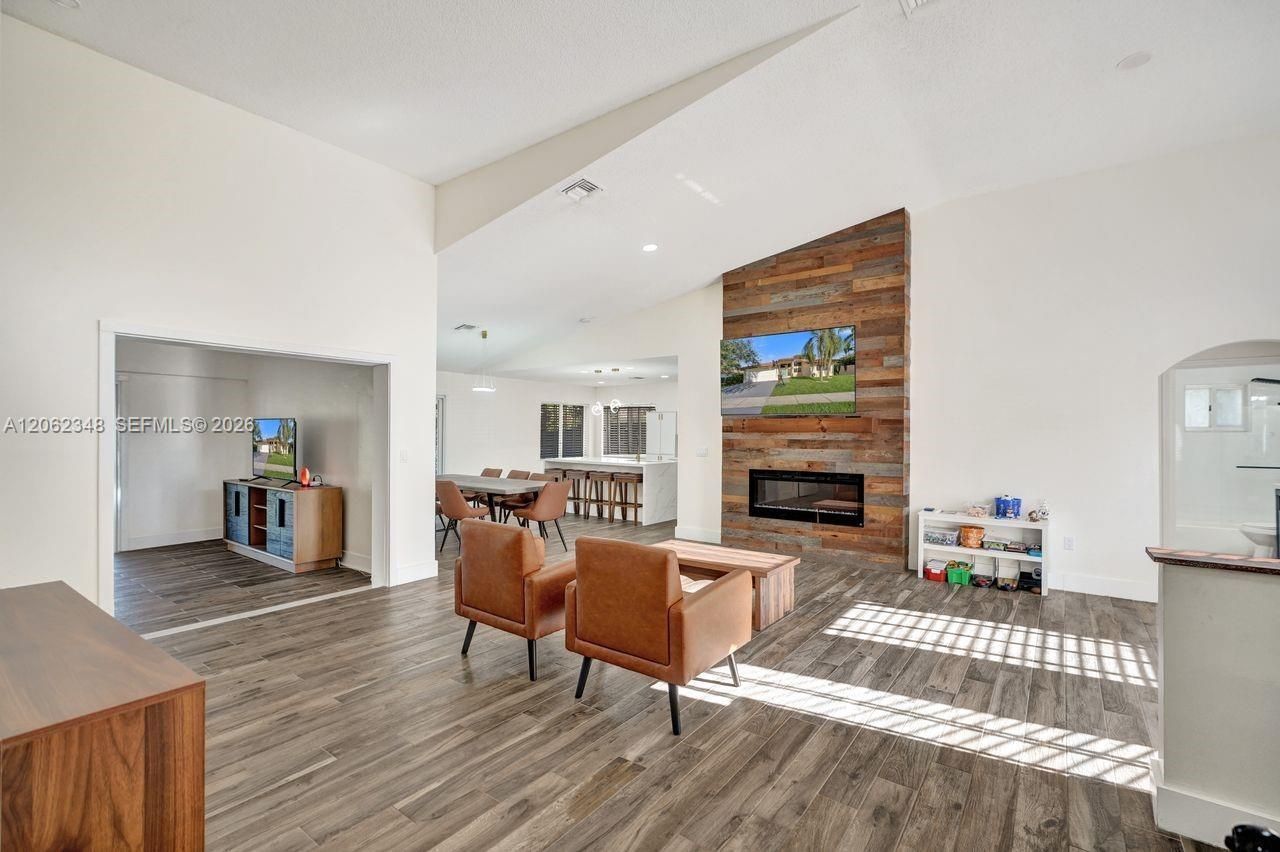 581 SW 169th Way, Weston, FL 33326 Photo