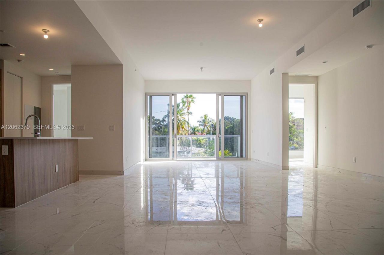 529 SW 11th St, Unit 202, Miami, FL 33129 Photo