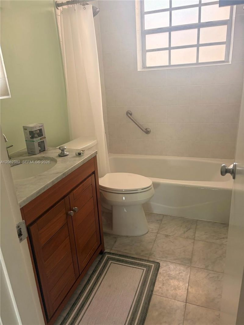 251 Galen Dr, Unit 302, Key Biscayne, FL 33149 Photo