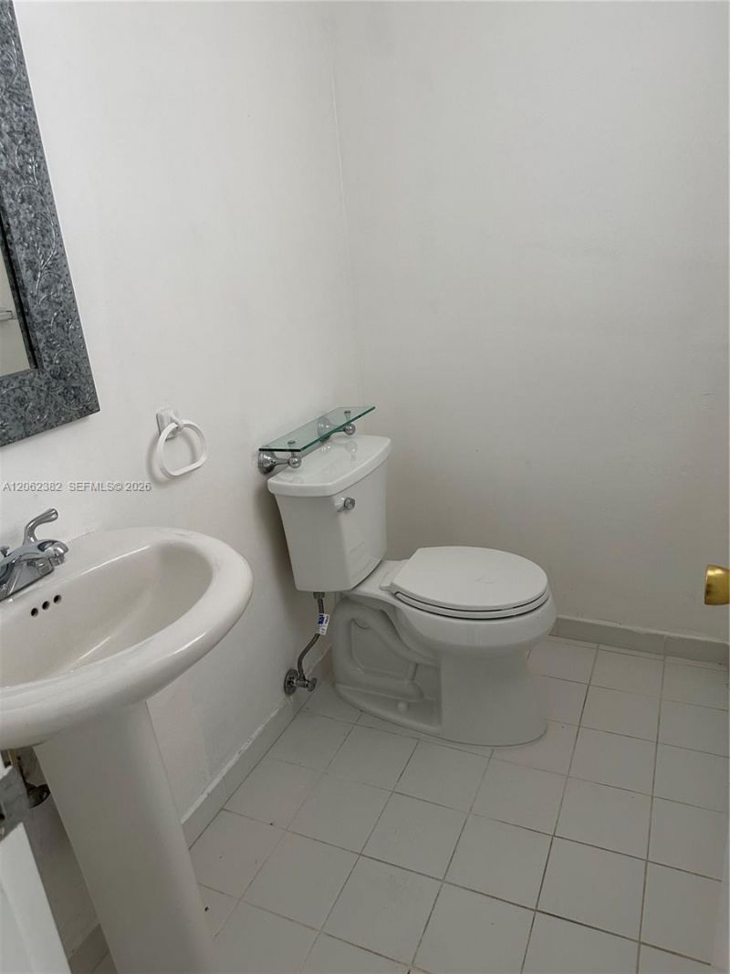 251 Galen Dr, Unit 302, Key Biscayne, FL 33149 Photo