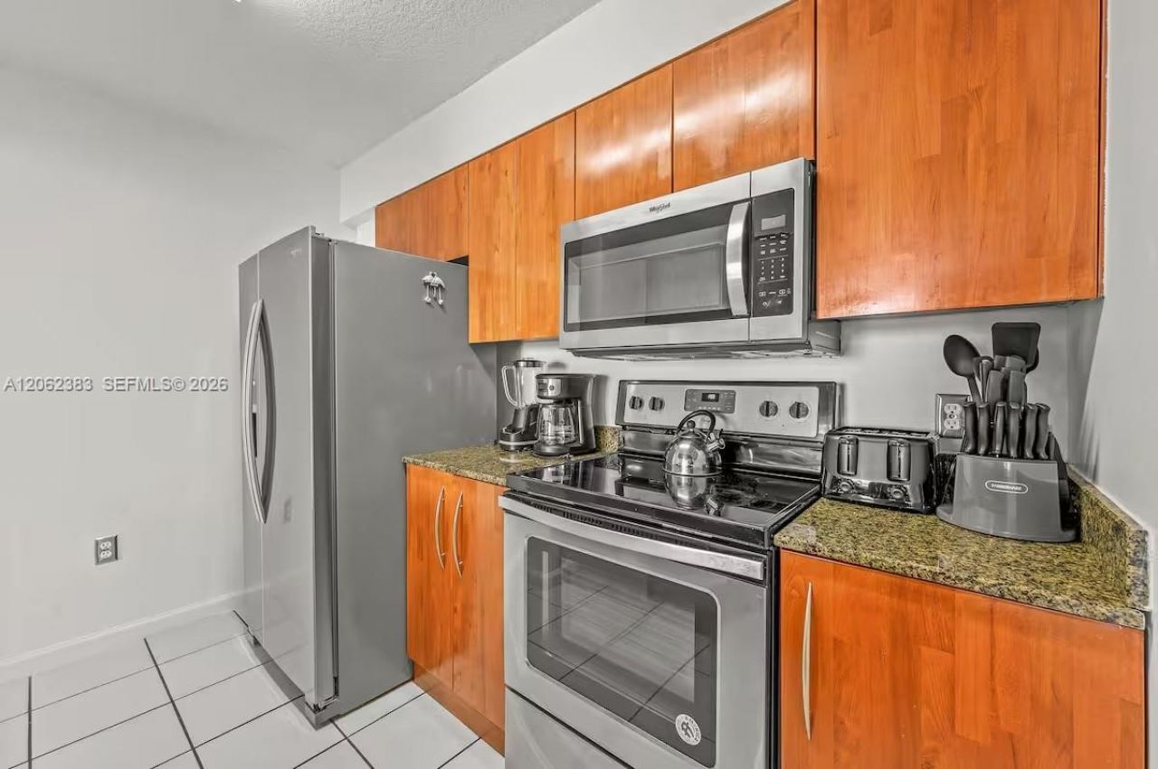 1200 Brickell Bay Dr , Unit 2502, Miami, FL 33131 Photo