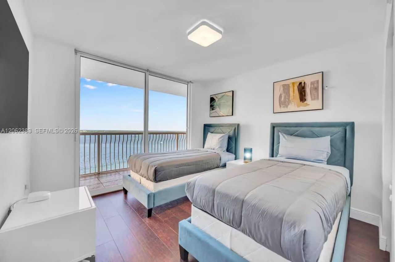 1200 Brickell Bay Dr , Unit 2502, Miami, FL 33131 Photo