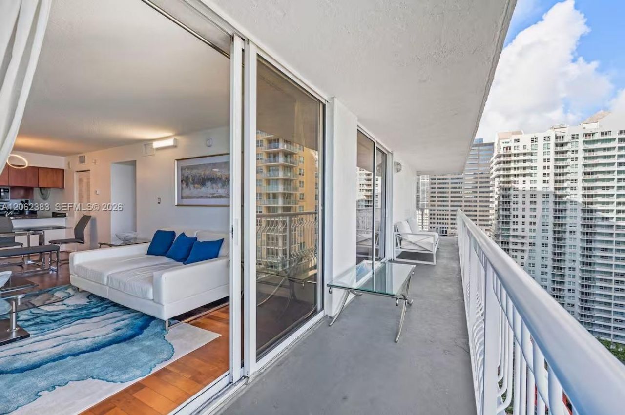 1200 Brickell Bay Dr , Unit 2502, Miami, FL 33131 Photo