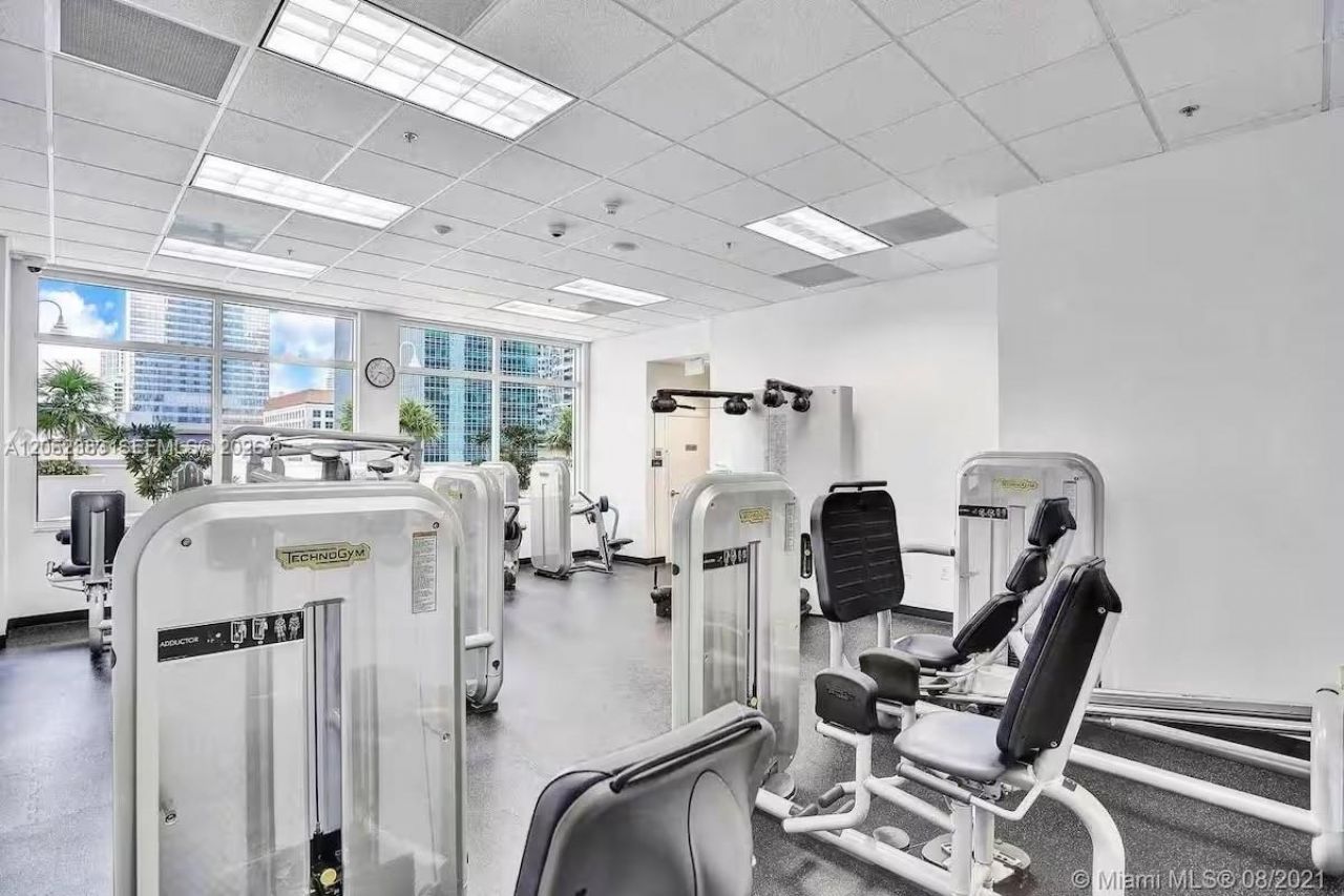 1200 Brickell Bay Dr , Unit 2502, Miami, FL 33131 Photo