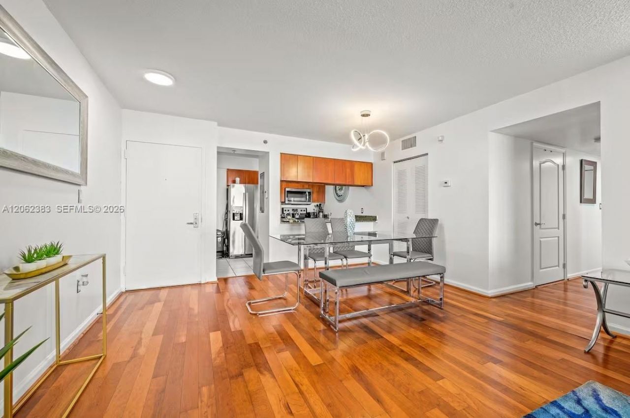 1200 Brickell Bay Dr , Unit 2502, Miami, FL 33131 Photo