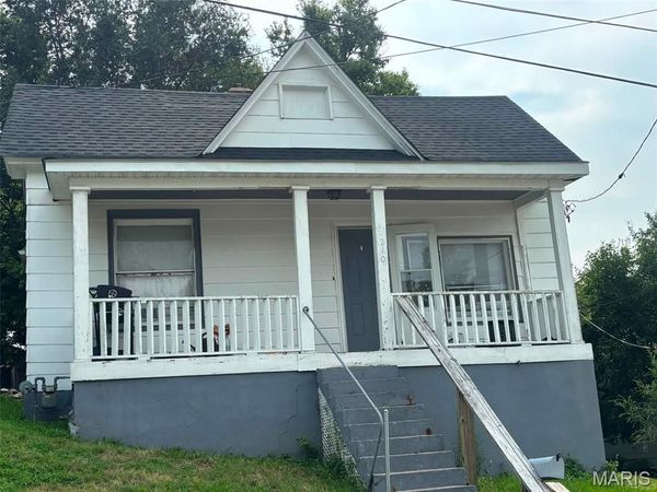 210 N Griffith Street , Hannibal, MO 63401