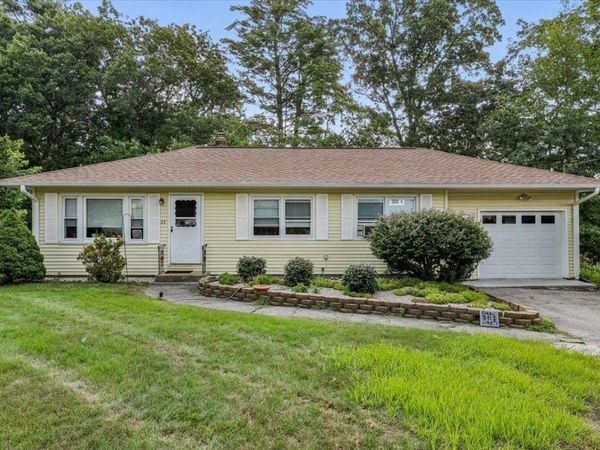 33 Stanford Road, Nashua, NH 03064