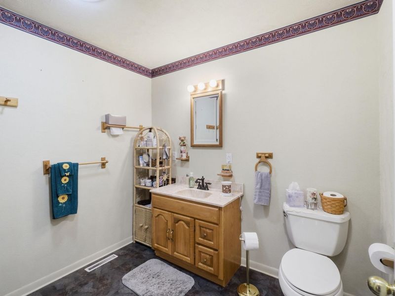 529 N Nixon Avenue, Lima, OH 45805 Photo 10