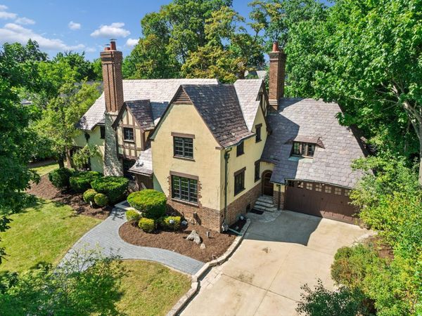 465 Dundee Road , Glencoe, IL 60022