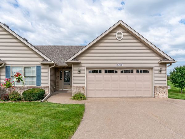 5406 Villa Court, Davenport, IA 52806