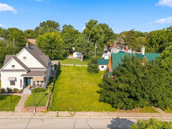 1206 17th Street , Rock Island, IL 61201