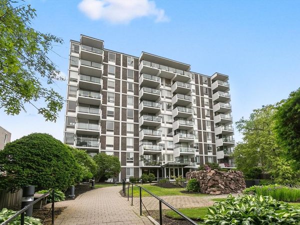 60 Babcock, Unit 42, Brookline, MA 02465