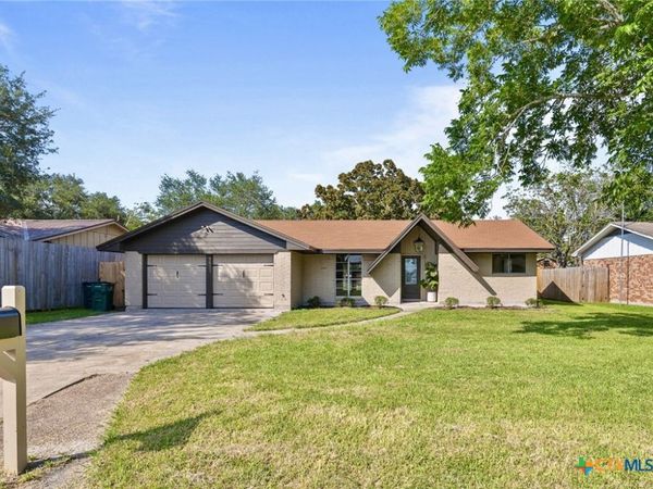 613 Jackson Street, Edna, TX 77957