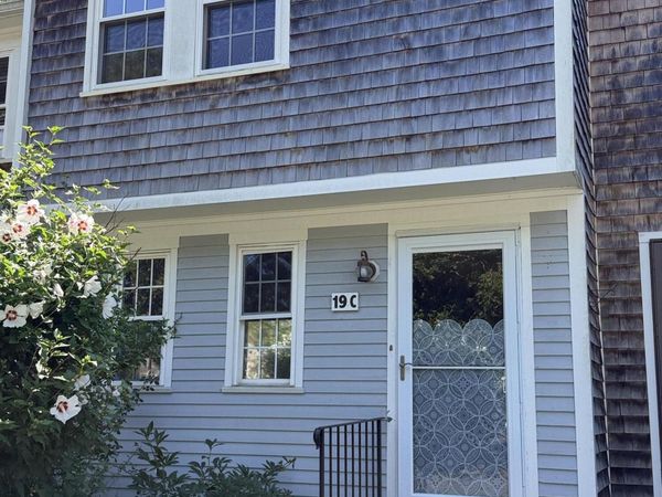 300 Falmouth Road, Unit APT 19C, Mashpee, MA 02649