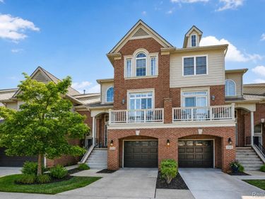 37610 Newburgh Park Circle, Livonia, Mi 48152