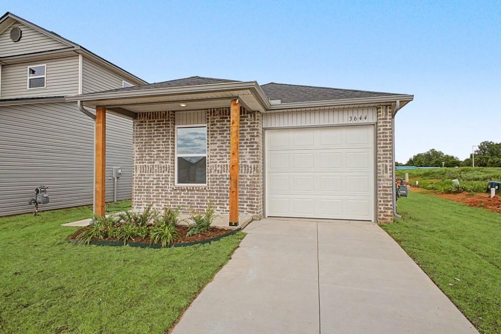 3504 Maggie Road, Mustang, OK 73064 Main Photo