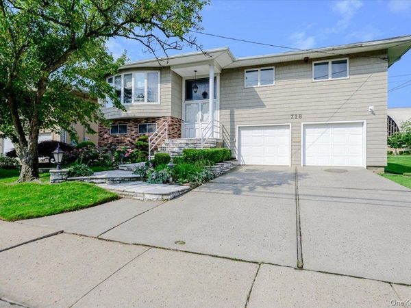 718 Arbuckle Avenue , Woodmere, NY 11598