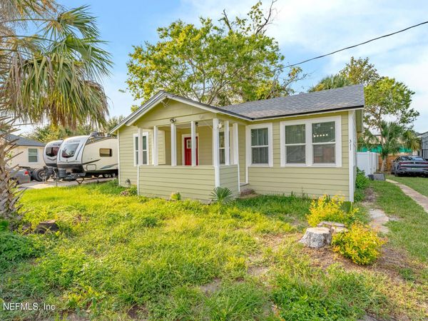 311 CHESTNUT Drive, Jacksonville, FL 32208