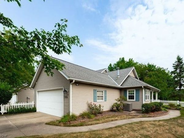 1310 Buckboard Lane, Broadview Heights, OH 44147