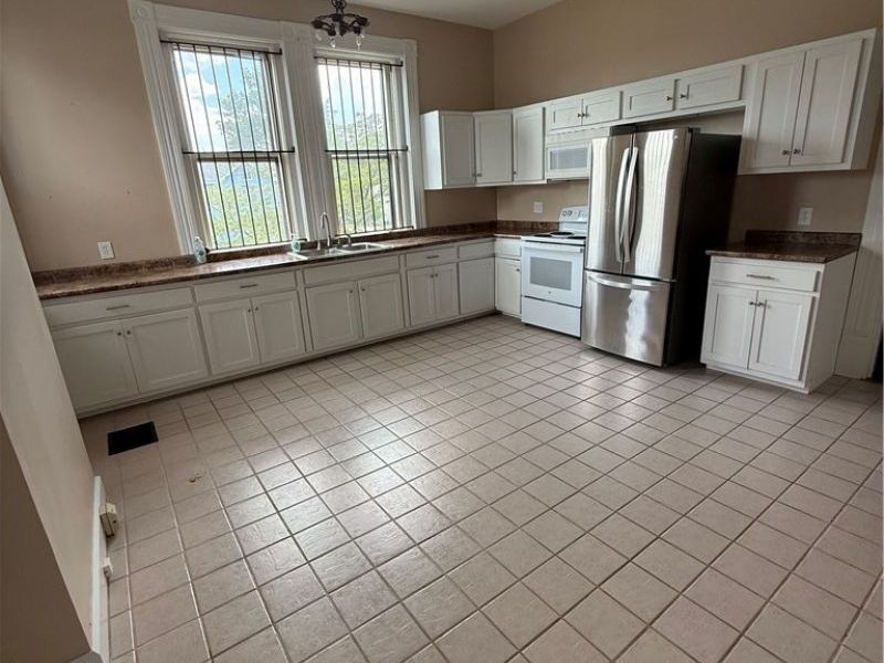 932 Maple Avenue , Unit A, Zanesville, OH 43701 Photo 3