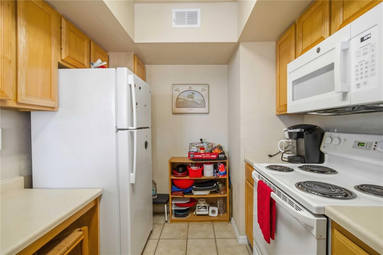 1000 Villagio Circle , Unit 201, Sarasota, FL 34237 Photo