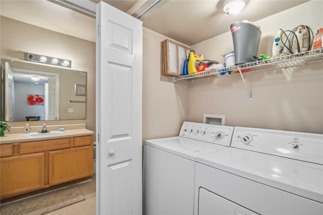 1000 Villagio Circle , Unit 201, Sarasota, FL 34237 Photo