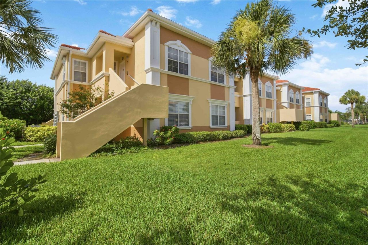 1000 Villagio Circle , Unit 201, Sarasota, FL 34237 Photo