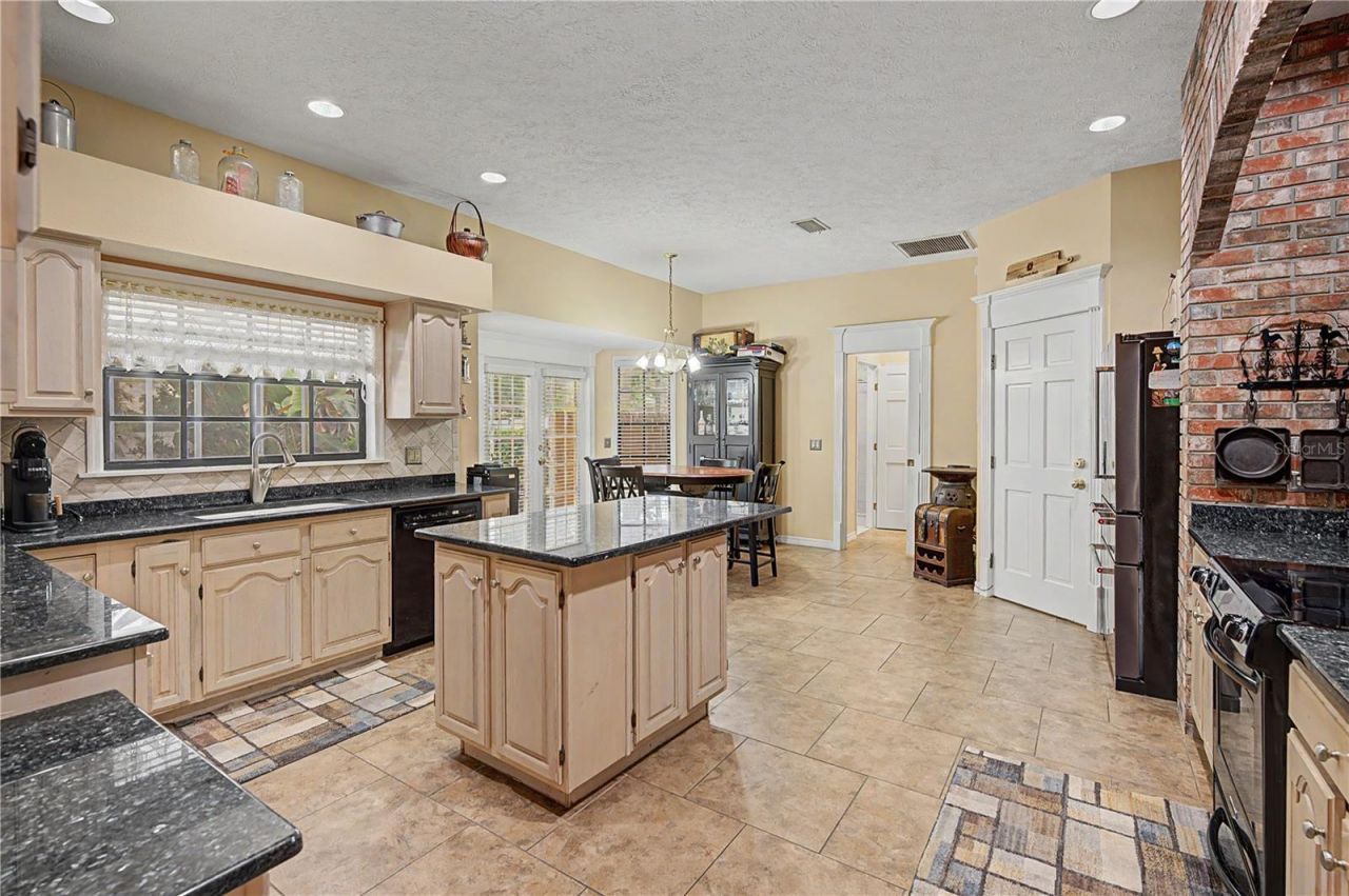 2004 Oakwood Knoll Court, Valrico, FL 33596 Photo