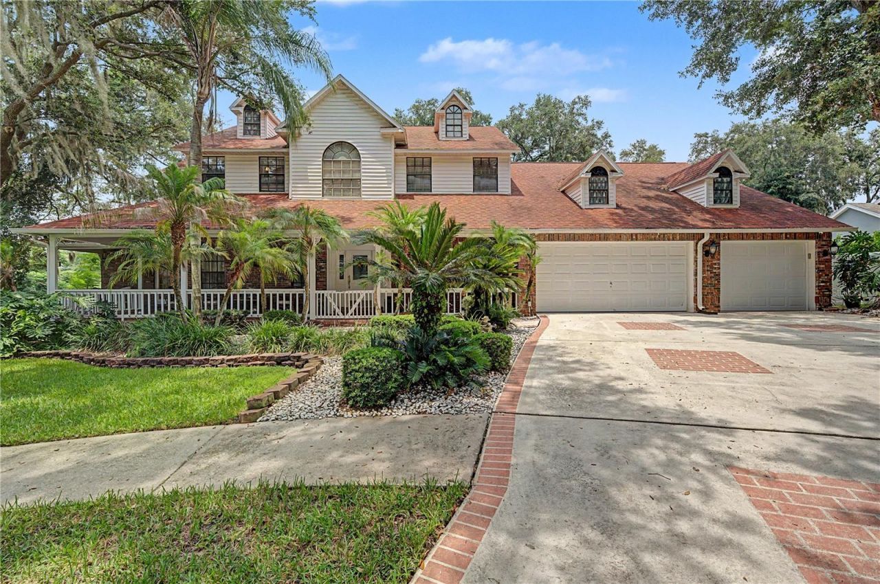 2004 Oakwood Knoll Court, Valrico, FL 33596 Photo