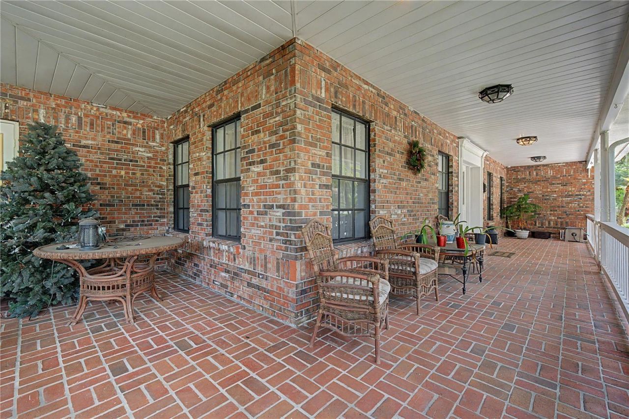 2004 Oakwood Knoll Court, Valrico, FL 33596 Photo