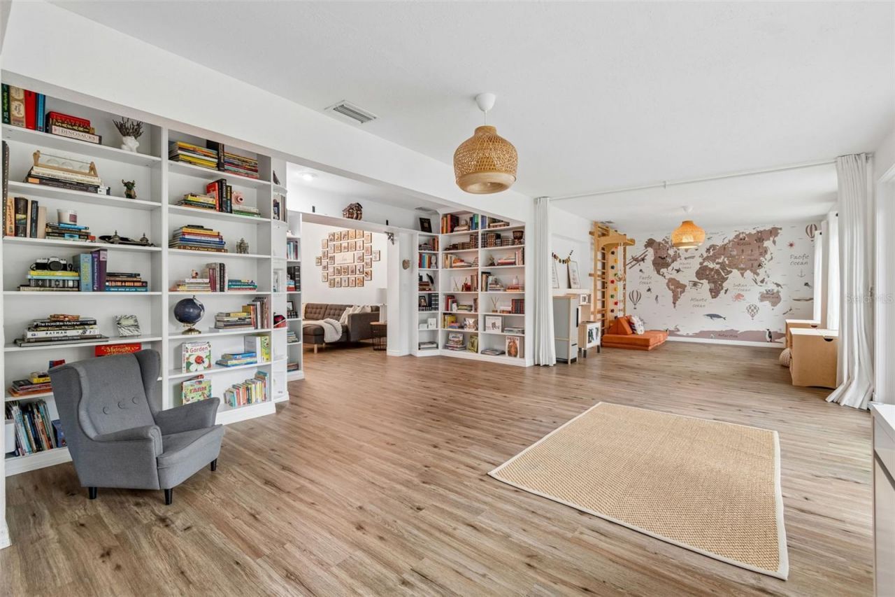 3607 Lithia Ridge Boulevard, Valrico, FL 33596 Photo