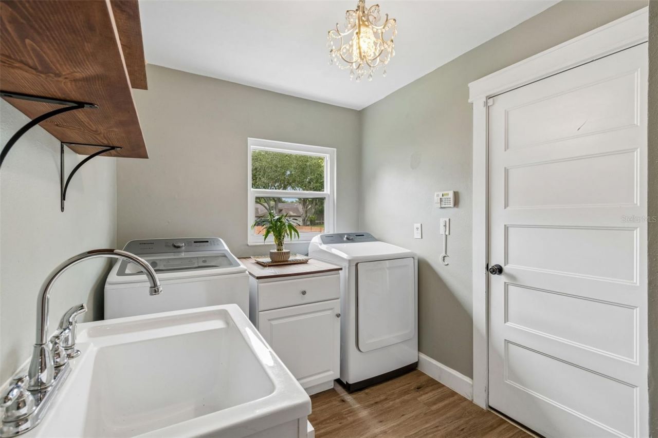 3607 Lithia Ridge Boulevard, Valrico, FL 33596 Photo