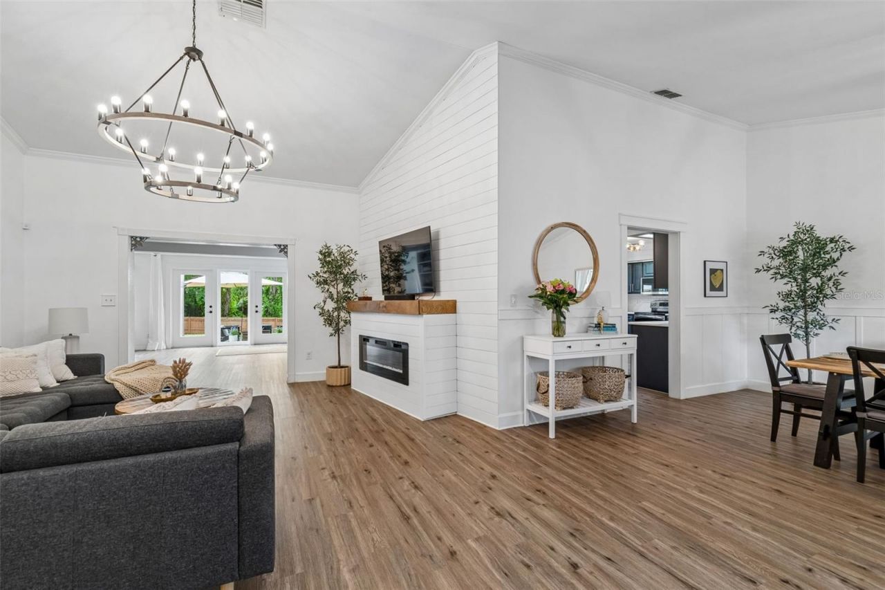 3607 Lithia Ridge Boulevard, Valrico, FL 33596 Photo