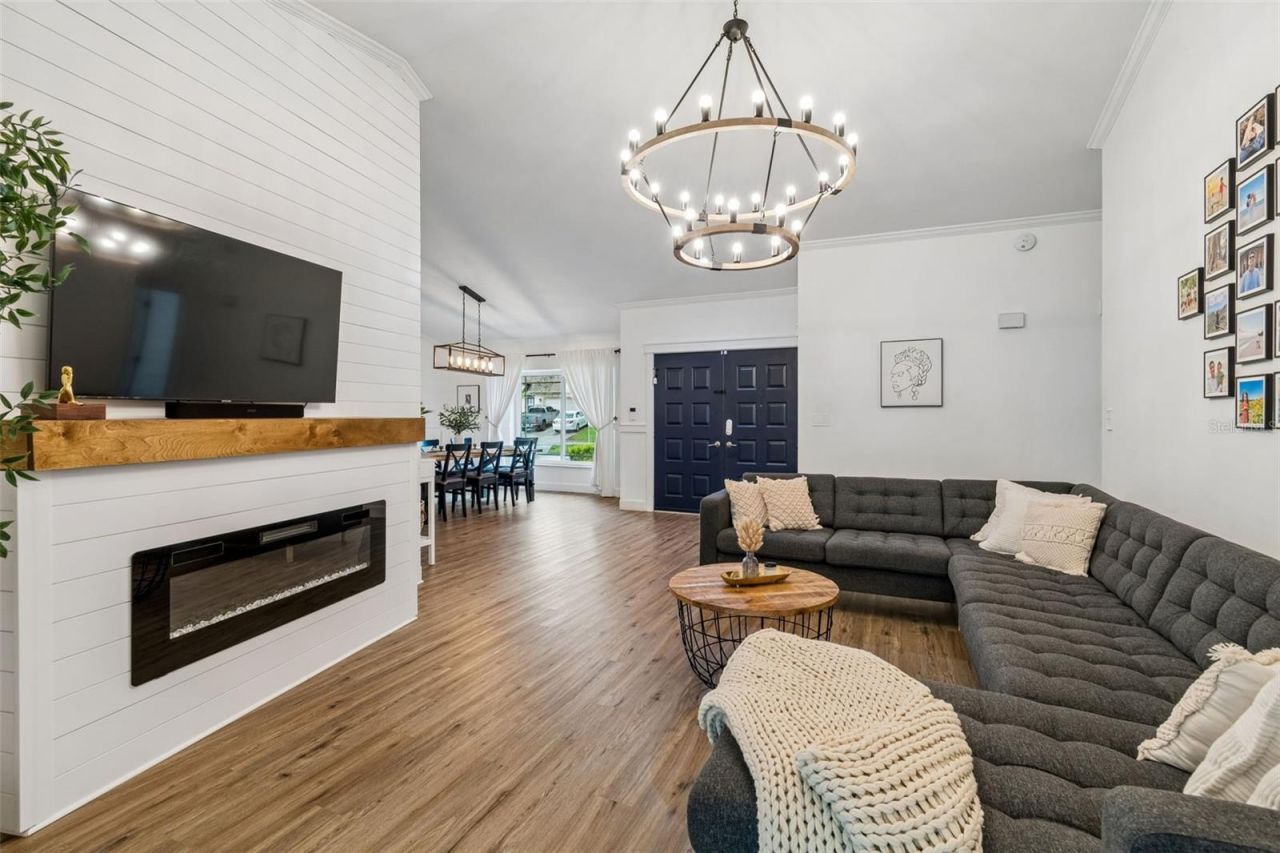3607 Lithia Ridge Boulevard, Valrico, FL 33596 Photo