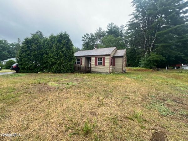 40 Mountain View Lane, Queensbury, NY 12804