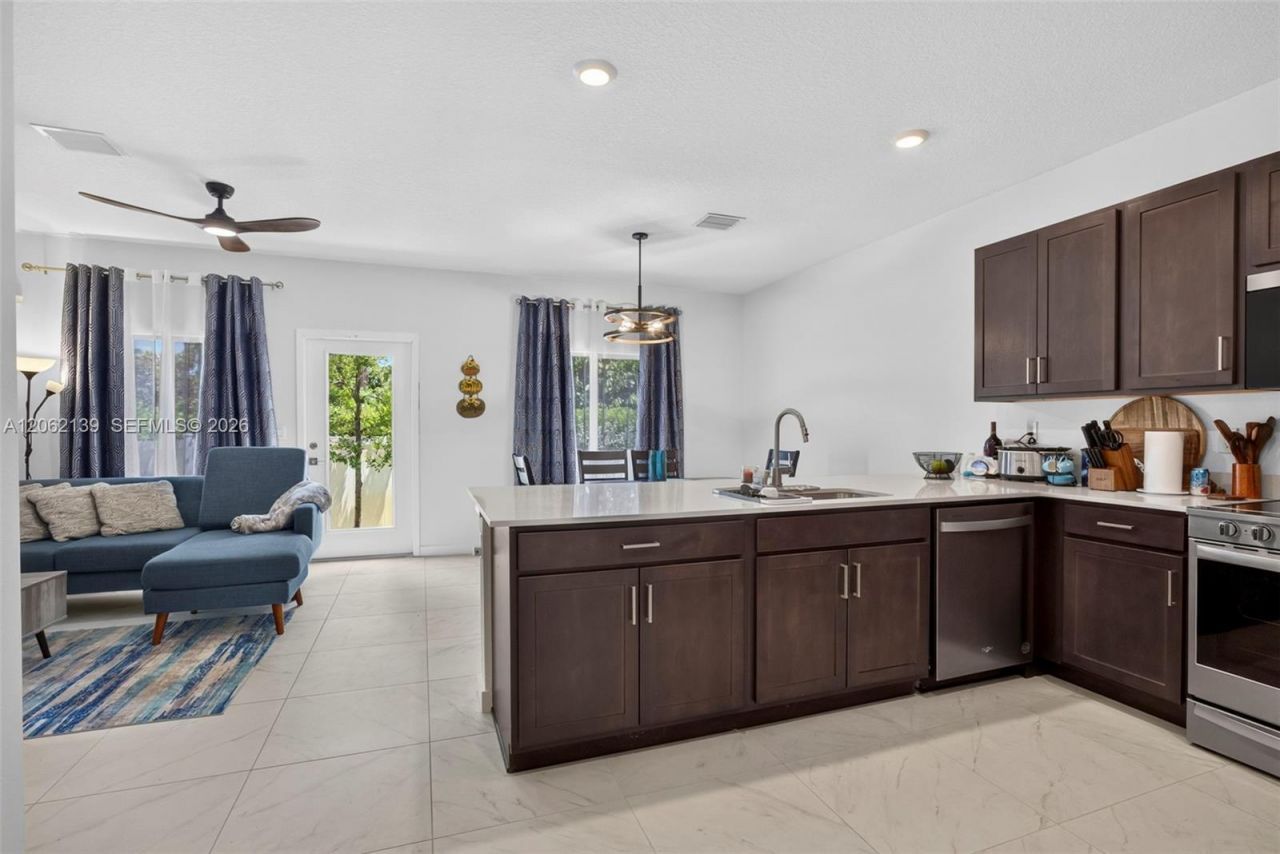 6015 Coralberry St, Haverhill, FL 33415 Photo