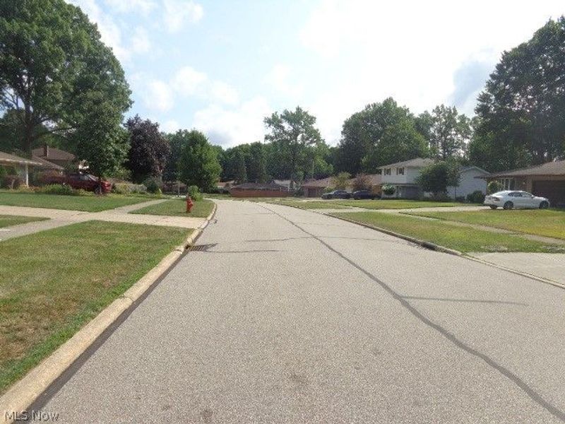 979 E Decker Drive , Seven Hills, OH 44131 Photo 28