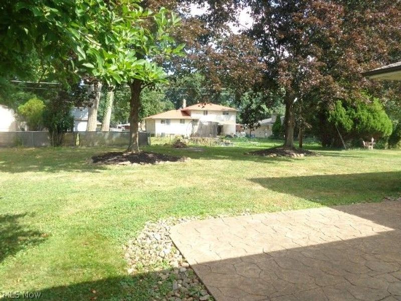 979 E Decker Drive , Seven Hills, OH 44131 Photo 4