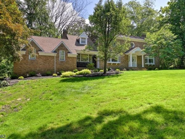 30 Cherry Tree Ln, Kinnelon, NJ 07405