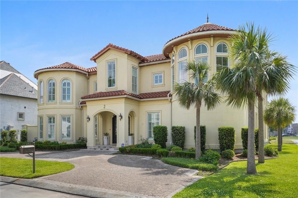 2 CYCAS Street  Kenner, LA 70065