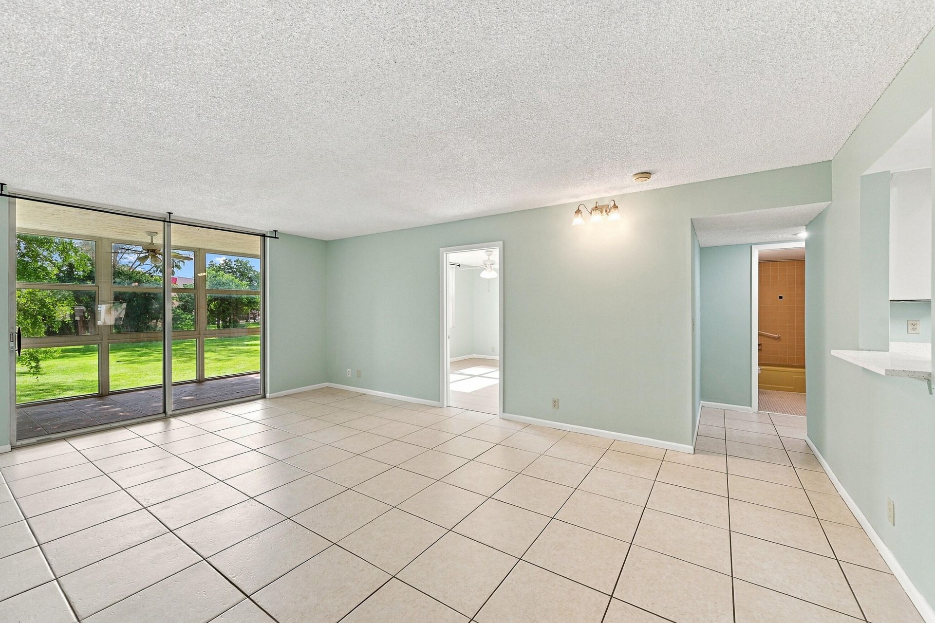 950 NW 80th Avenue, Unit 204, Margate, FL 33063 Photo