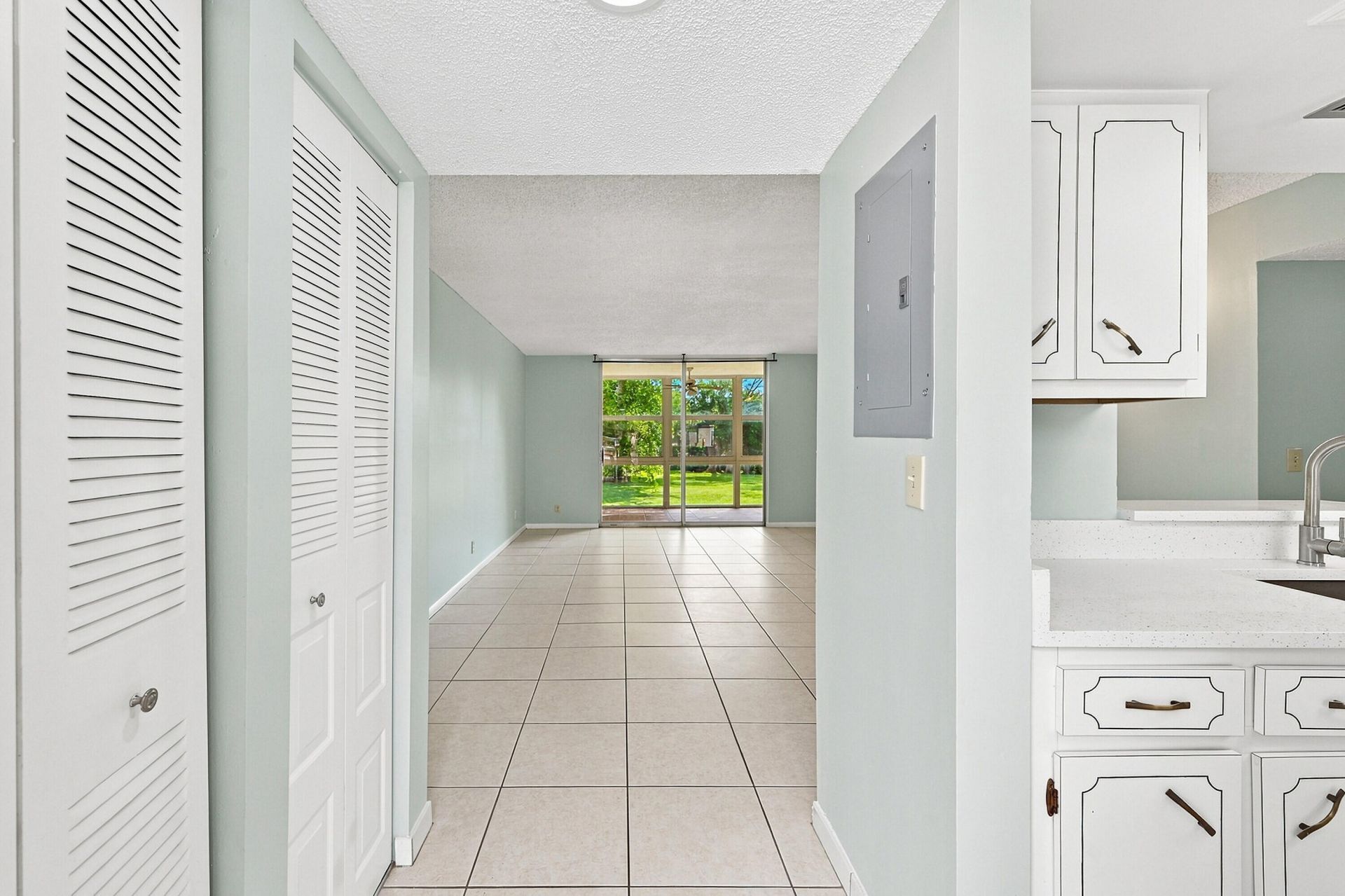950 NW 80th Avenue, Unit 204, Margate, FL 33063 Photo