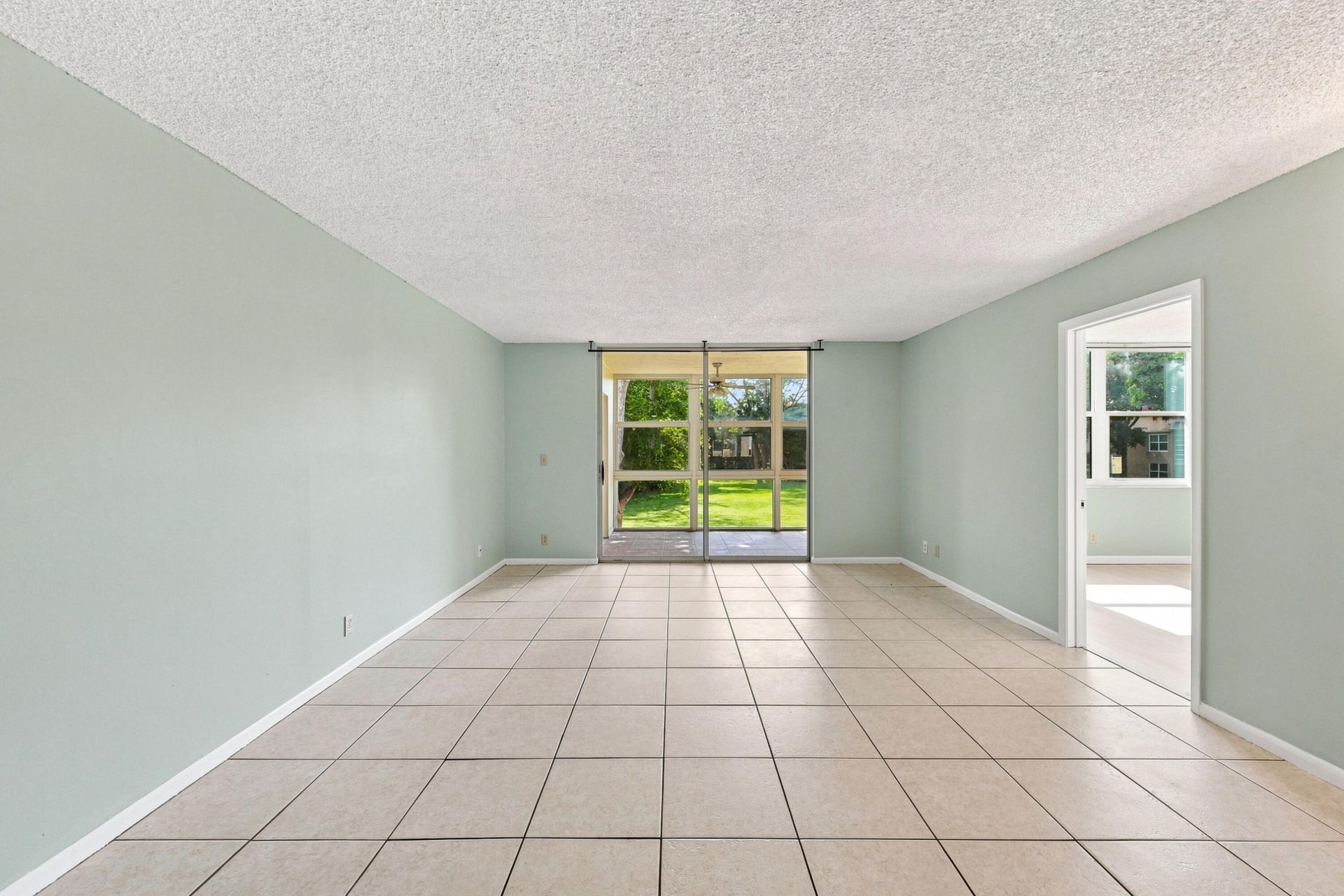 950 NW 80th Avenue, Unit 204, Margate, FL 33063 Photo