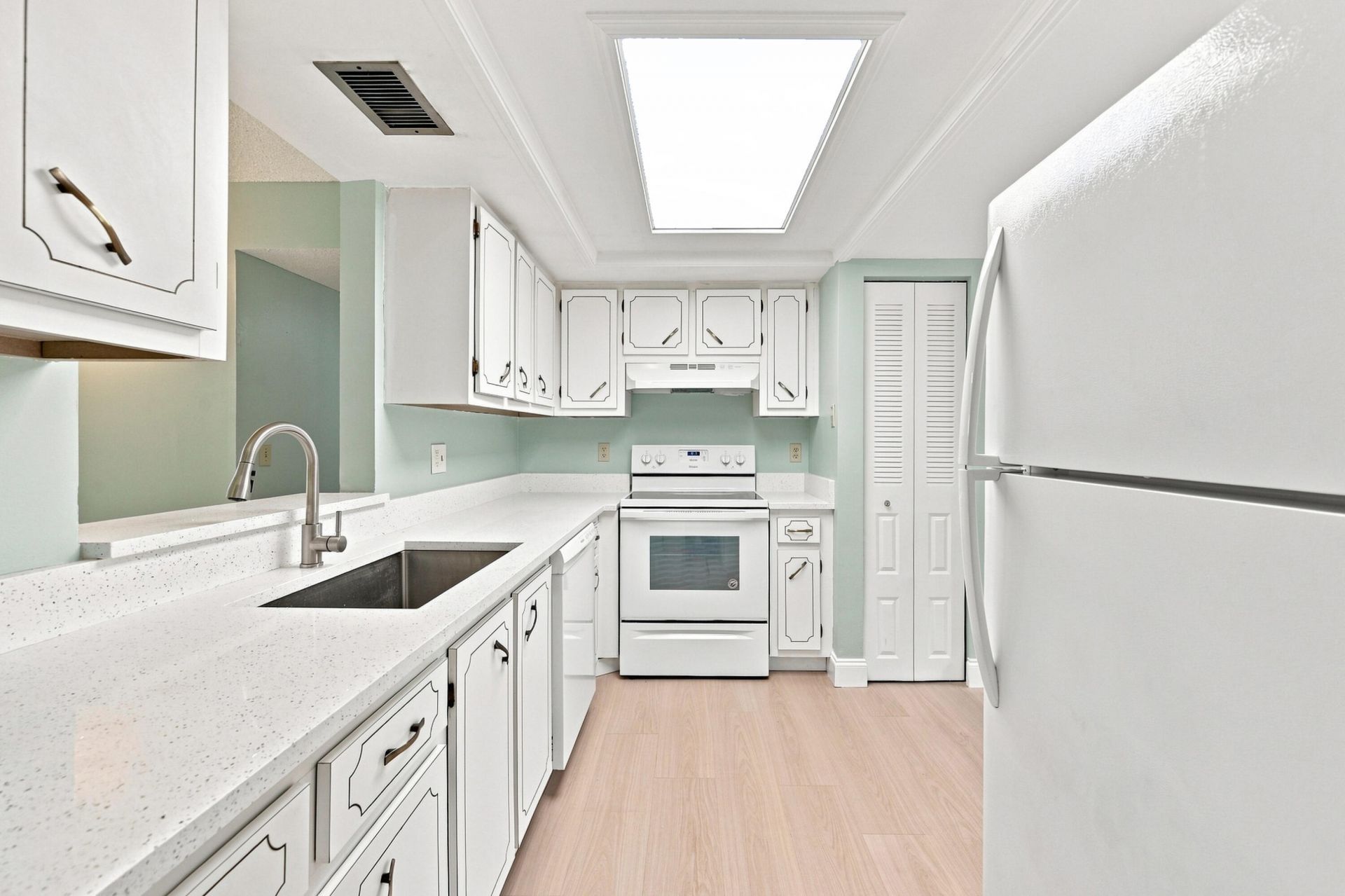 950 NW 80th Avenue, Unit 204, Margate, FL 33063 Photo