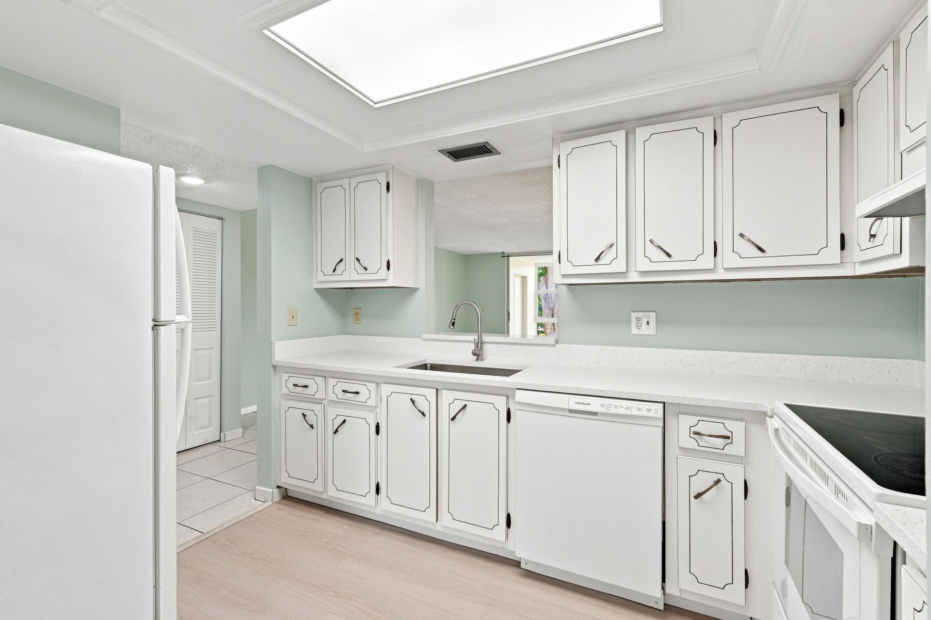 950 NW 80th Avenue, Unit 204, Margate, FL 33063 Photo